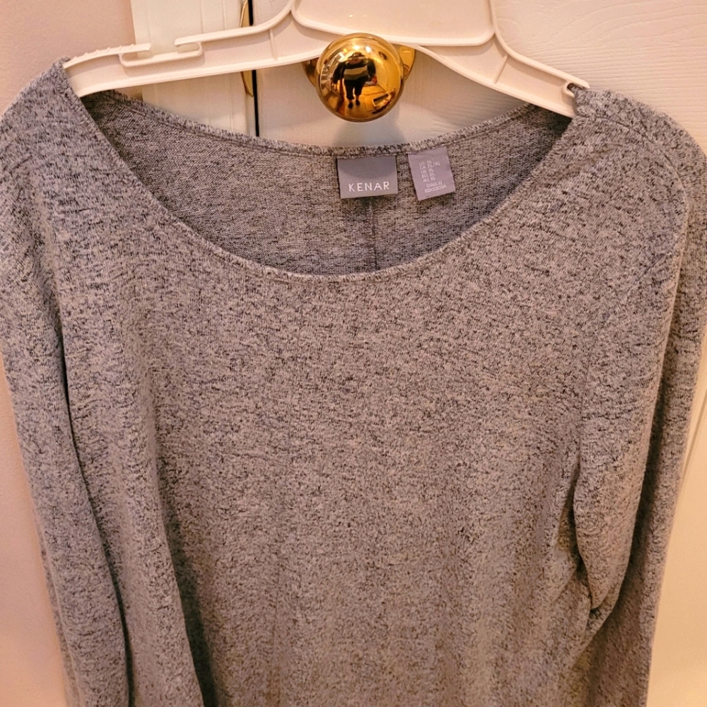 NWOT Kenar light gray speckled sweater, misses XL.